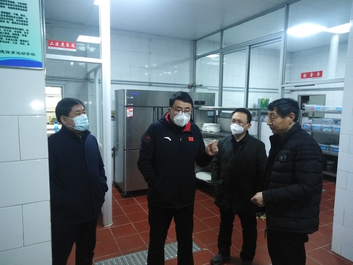 承德体育运动学校党委书记王云彪带队开展安全检查工作